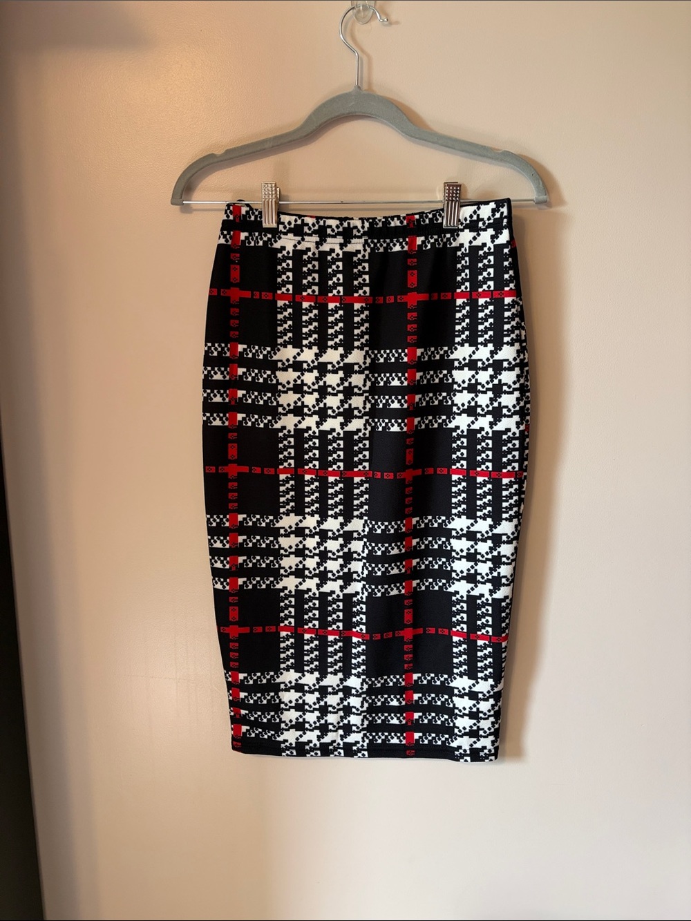 Classic Plaid Pencil Skirt - Black, White & Red